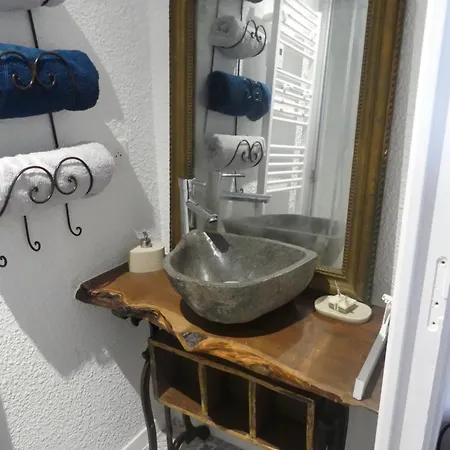 De La Diligence Apartment *